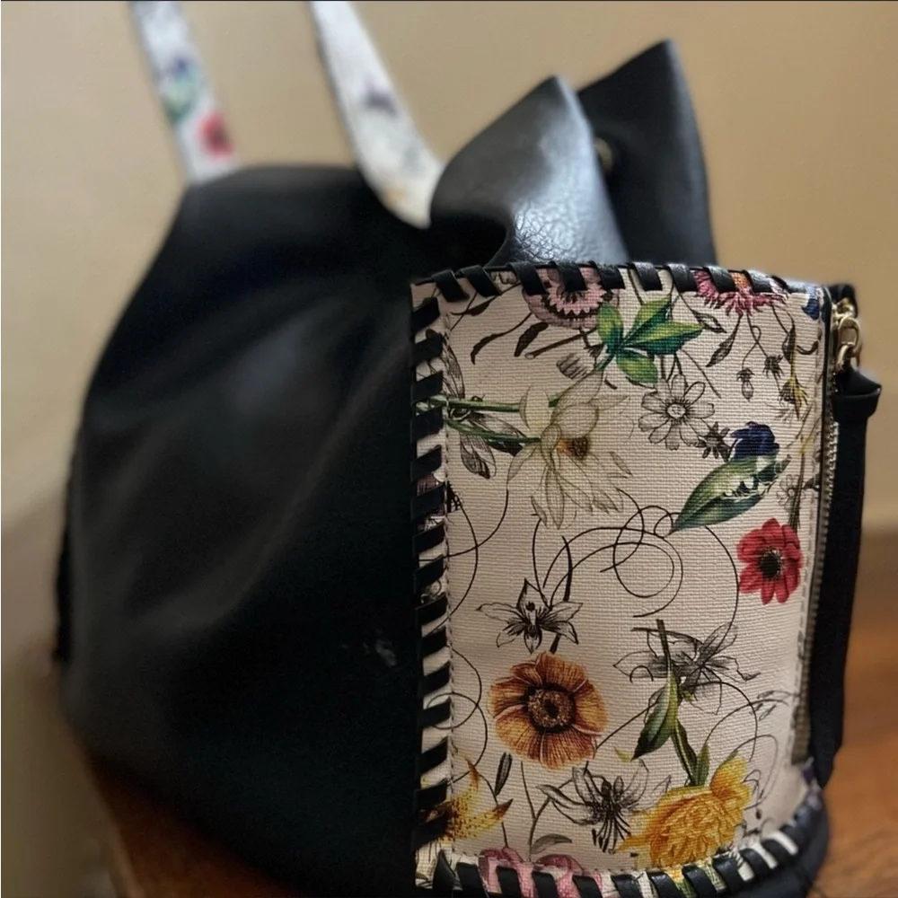 Handbag - Picture 3 of 3